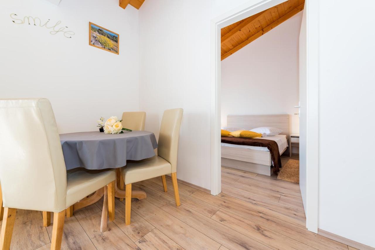 Guesthouse Miranda Np Krka Lozovac Luaran gambar