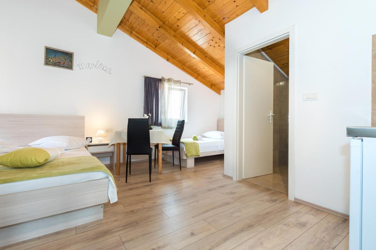 Guesthouse Miranda Np Krka Lozovac Luaran gambar