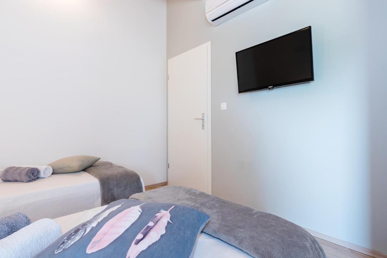 Guesthouse Miranda Np Krka Lozovac Luaran gambar